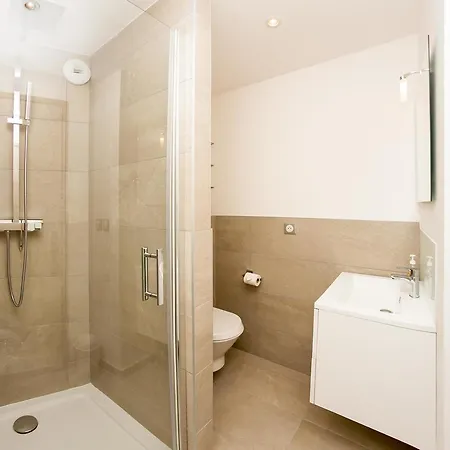 Clos Des Roches Apartment- All Year Апартаменти Шамоні